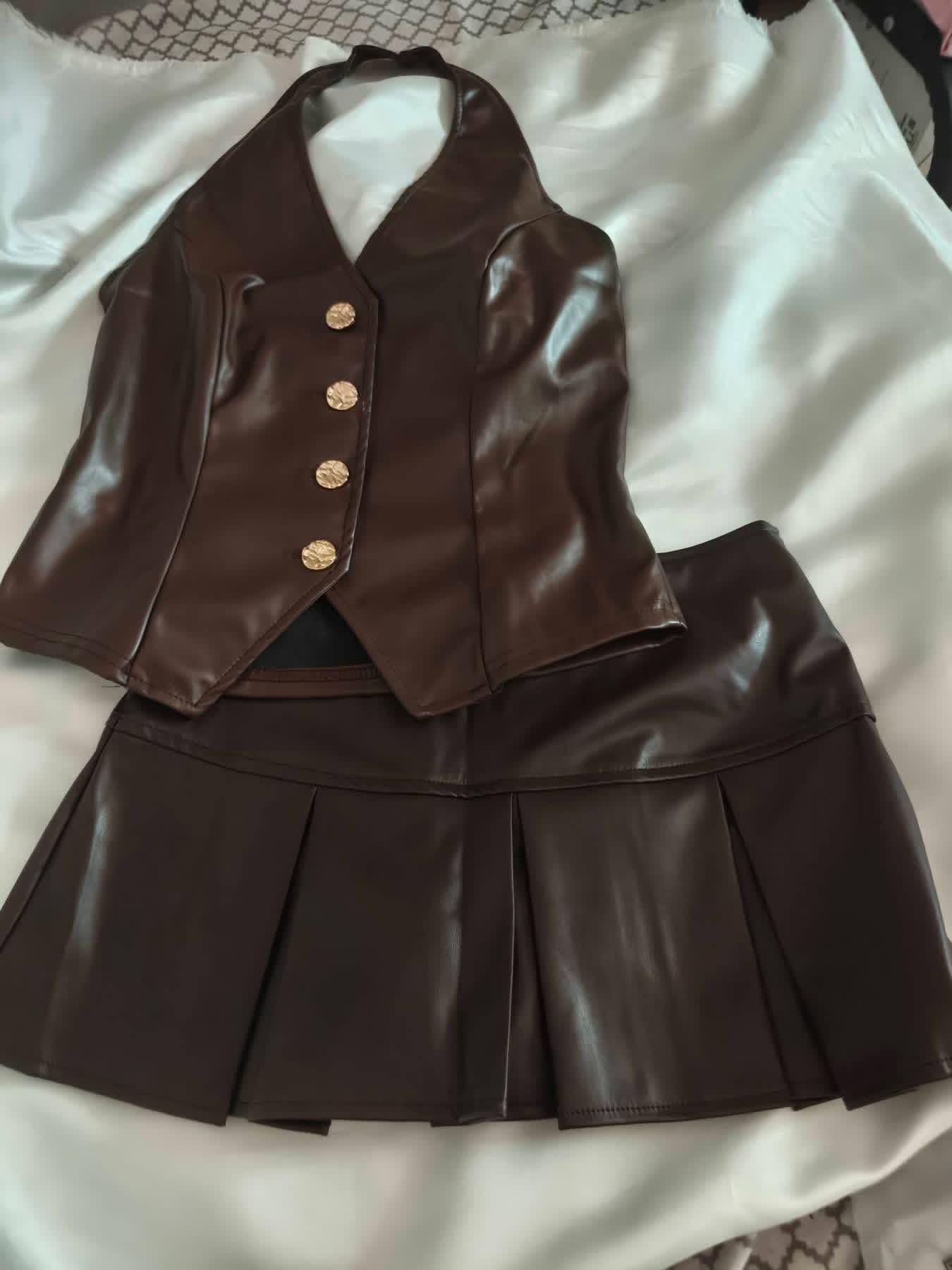 Tops & Blouses